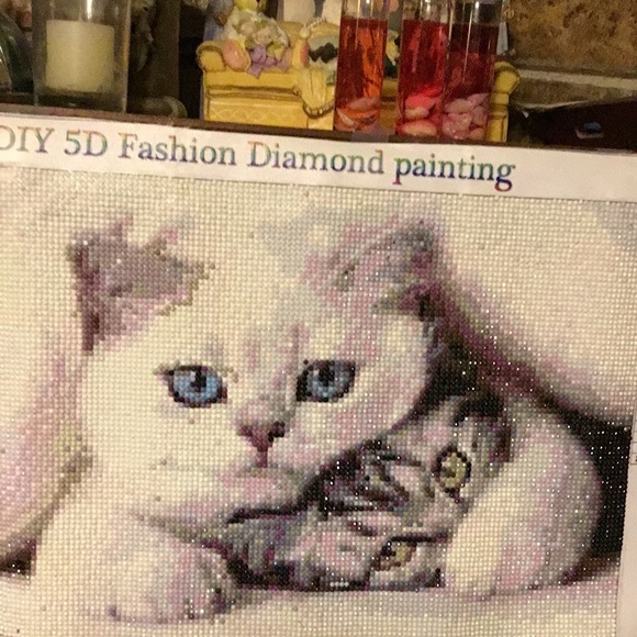 Pretty picture of mother cat and kitten - Picture 2 of 2